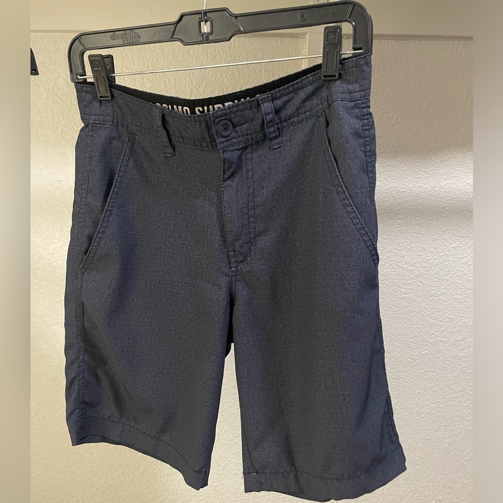 Men’s hybrid shorts.